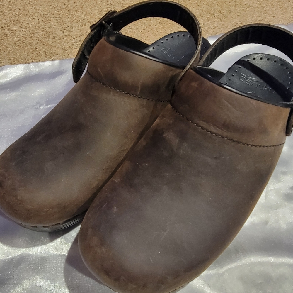 Dansko Brown Leather Ingrid Clogs sz 8.5